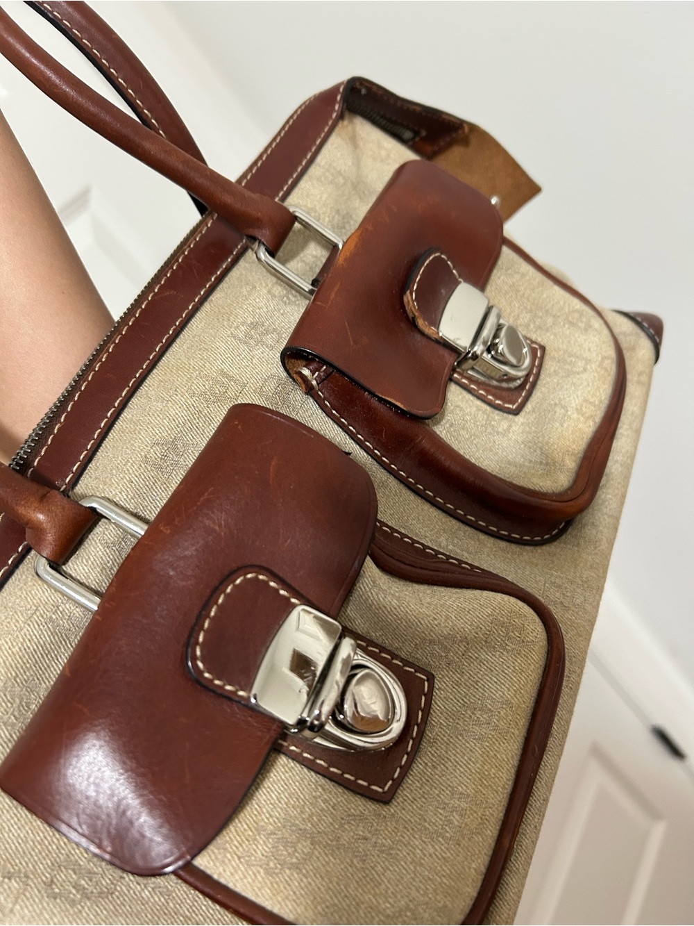 Vintage Dooney and Bourke Bag - Picture 3 of 10